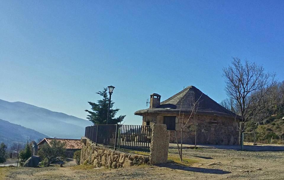 Albergue El Solitario Banos De Montemayor Exteriér fotografie